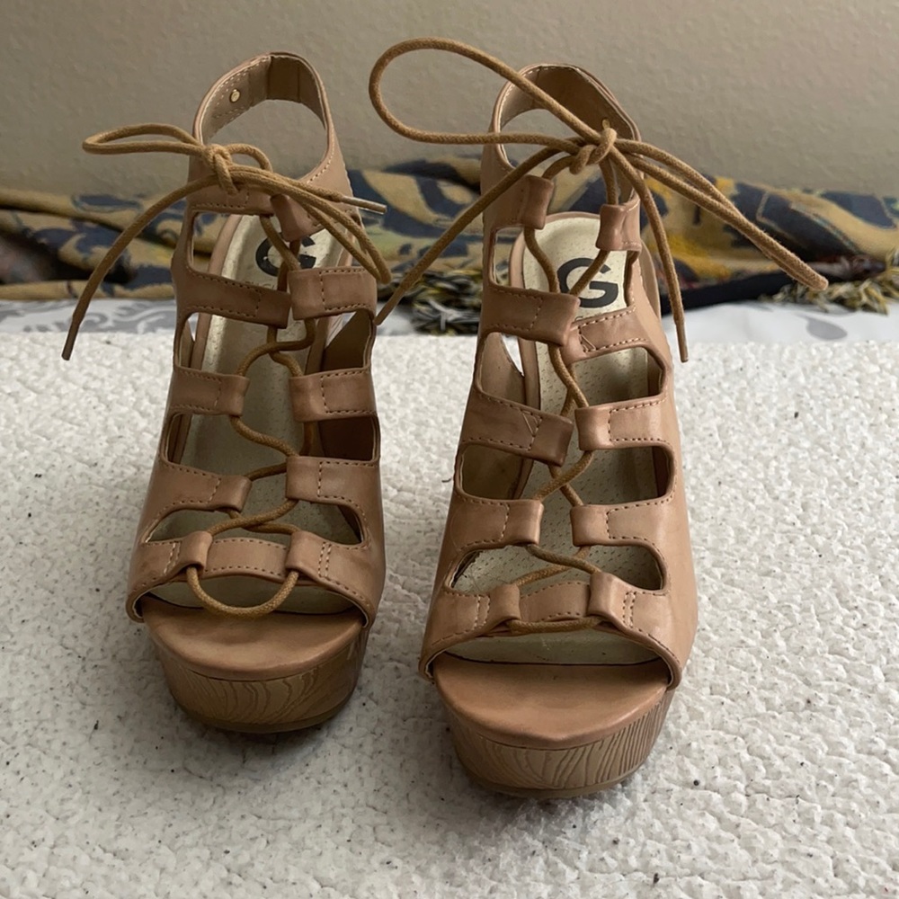 Guess wedges